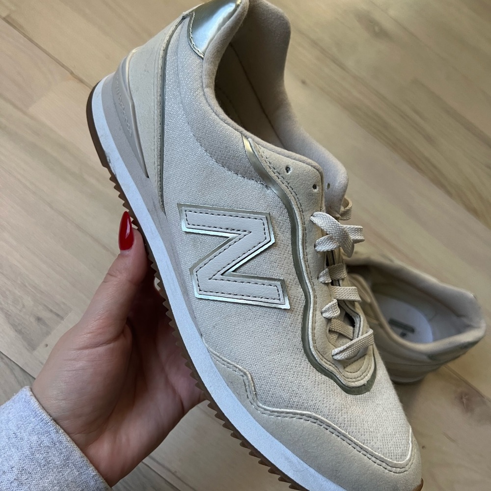 New Balance Women's Sola Sleek V1 Sneaker